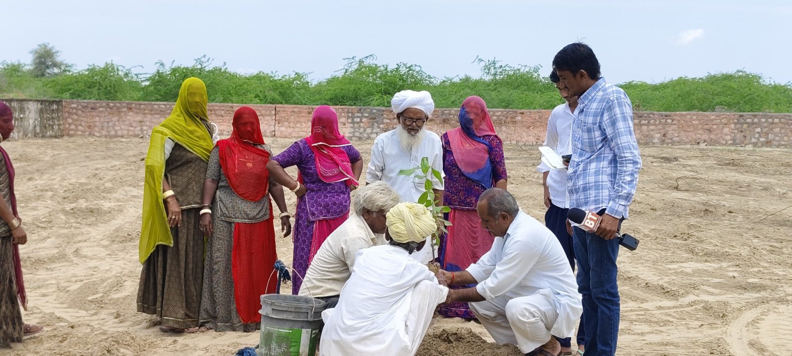 श्मशान भूमि बनी हरियाली का प्रतीक: लोलावा ग्राम पंचायत में सरपंच प्रतिनिधि भूपत सिंह की प्रेरणादायक पहल