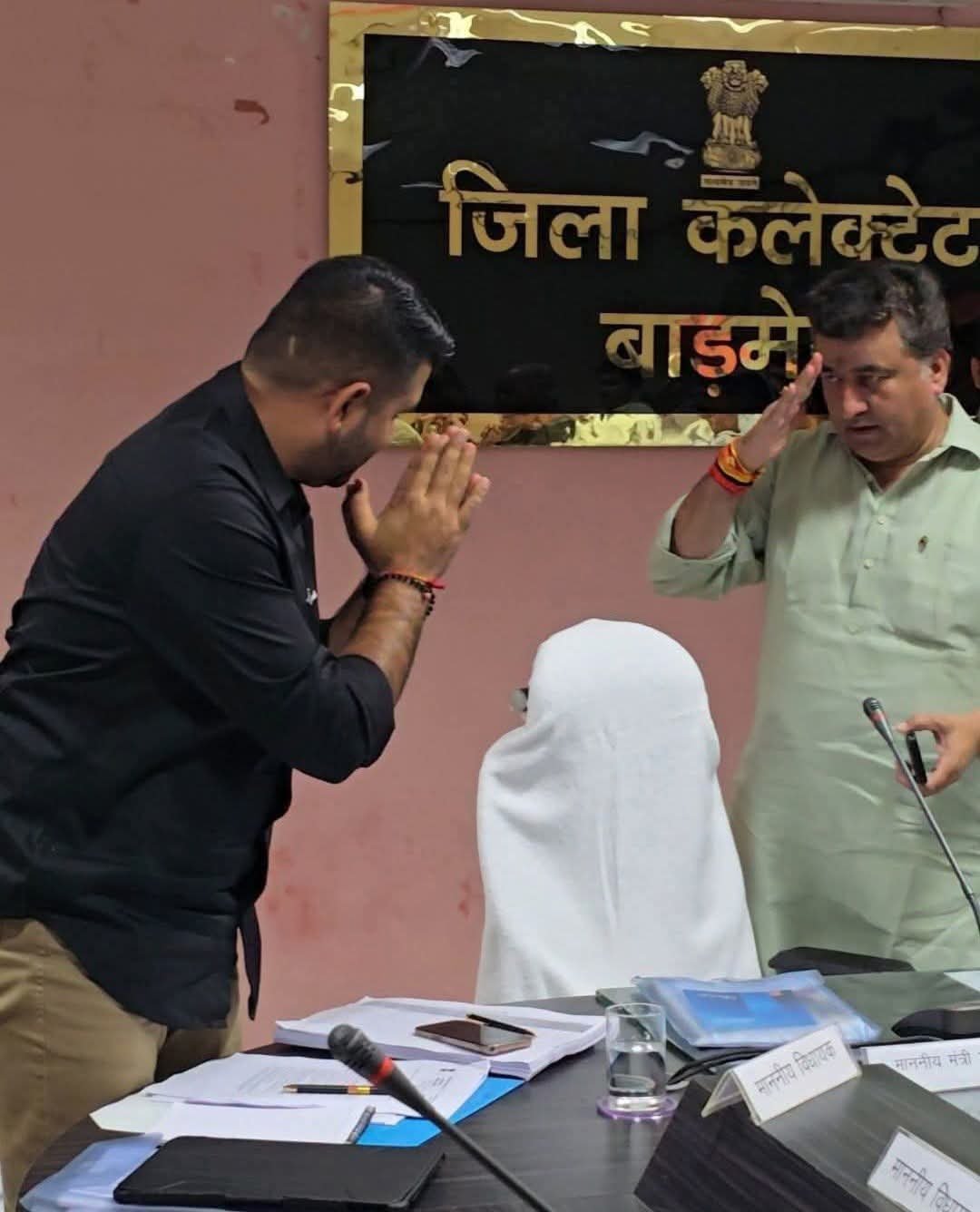 शिष्टाचार की राजनीति: शिव विधायक रविंद्र सिंह भाटी और के.के. बिश्नोई की तस्वीर का संदेश